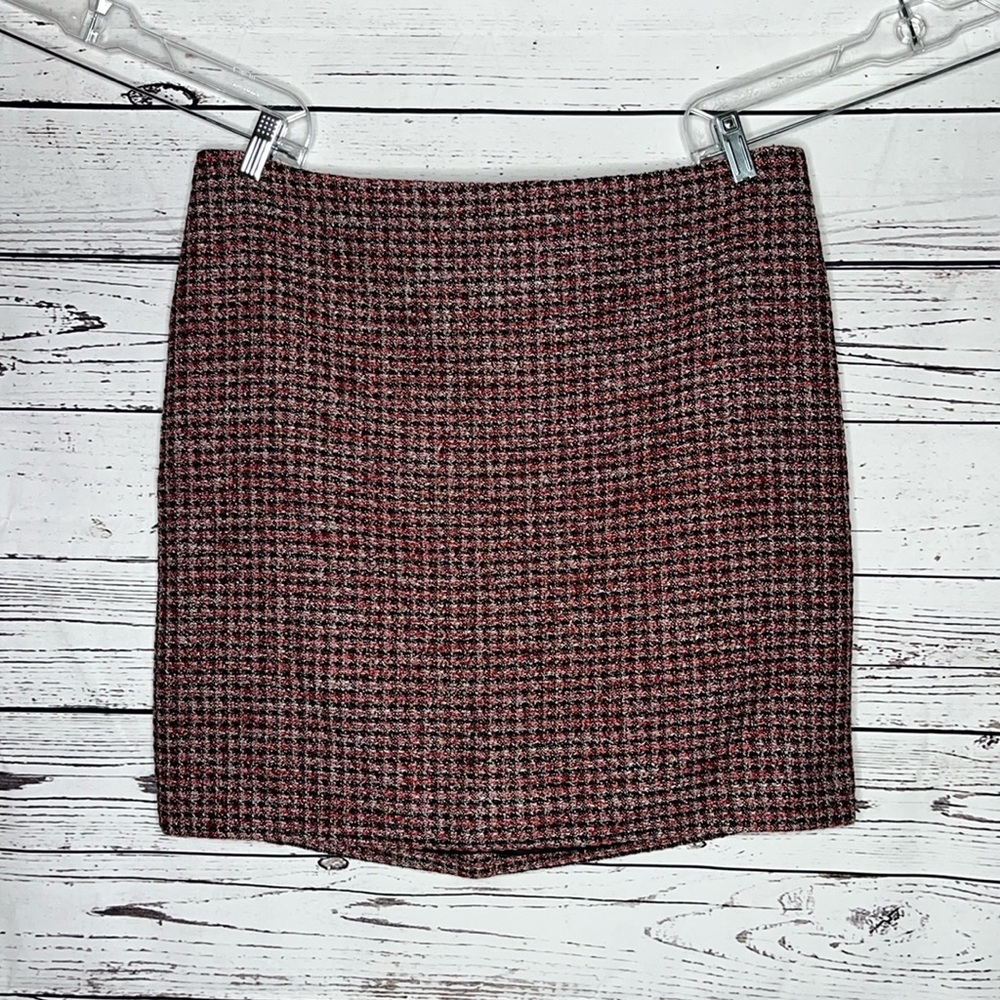White House Black Market NWT 14 Red Black Metallic Mid Century Tweed Boot Skirt